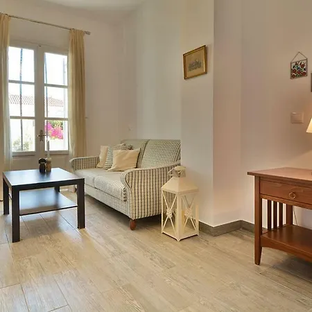Aelia In - Charm & Convenience, 2min * Spetses Town