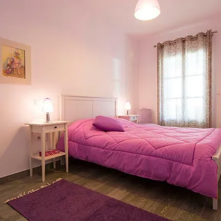 Villa Aelia In - Charm & Convenience, 2min